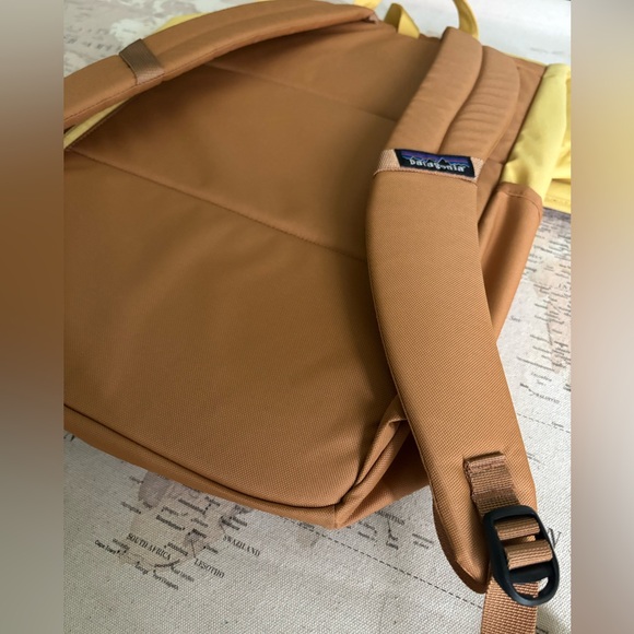Patagonia Arbor Roll Top Backpack | Roll Top Gold/Brown 30L - Picture 4 of 16